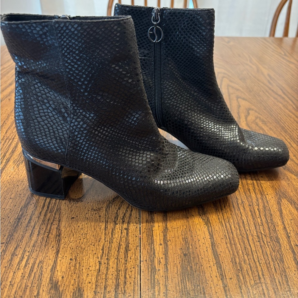 Franco Sarto women’s snake skin print boots 7.5